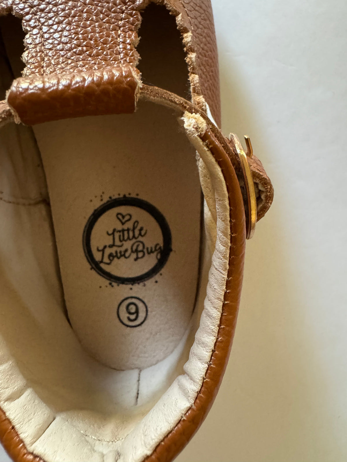 REDUCED #92 Girls size 9 little love bug brown leather shoes