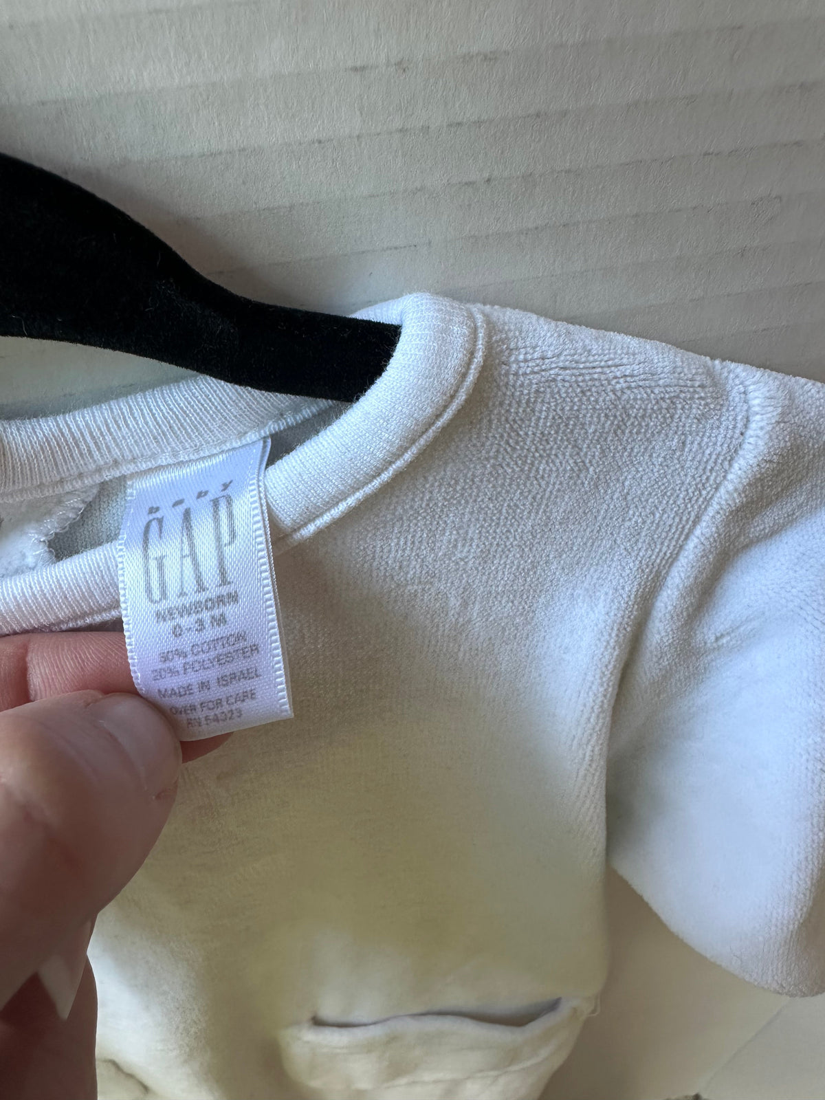 #146 Baby Gap White Velour Romper Gender Neutral 0-3M