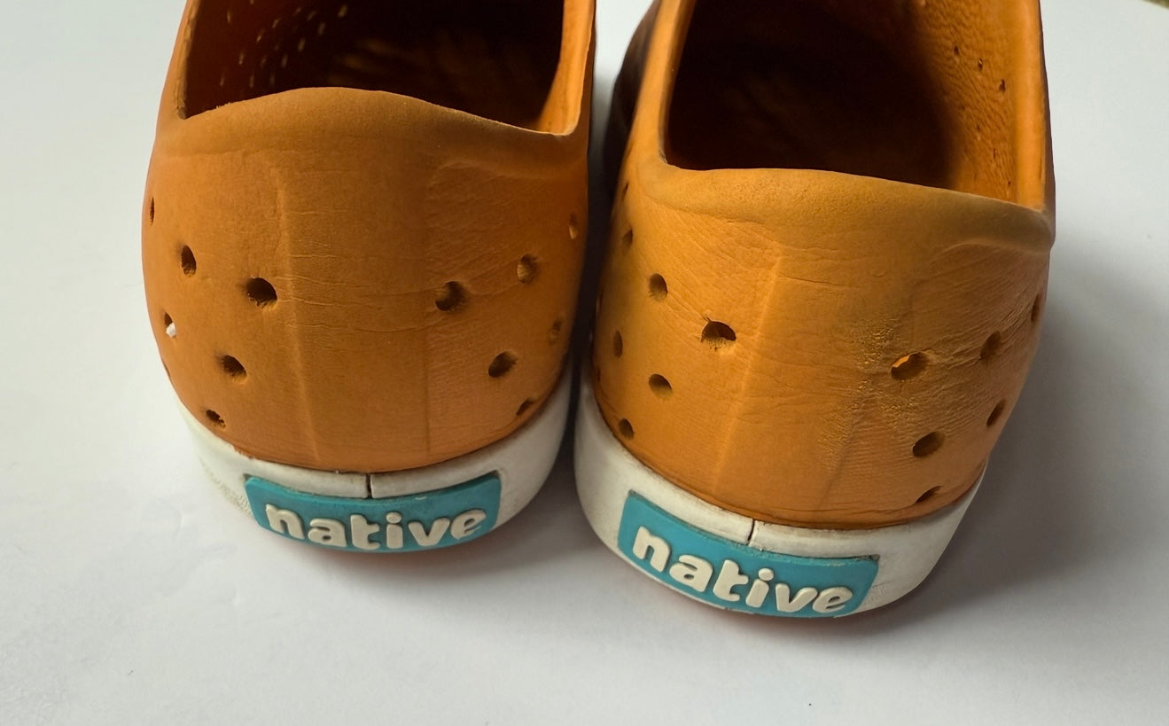 #180 Boys shoe J1 Orange Natives