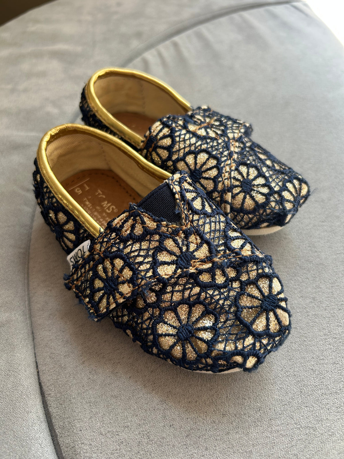 Seller #134 Toms Girls T5