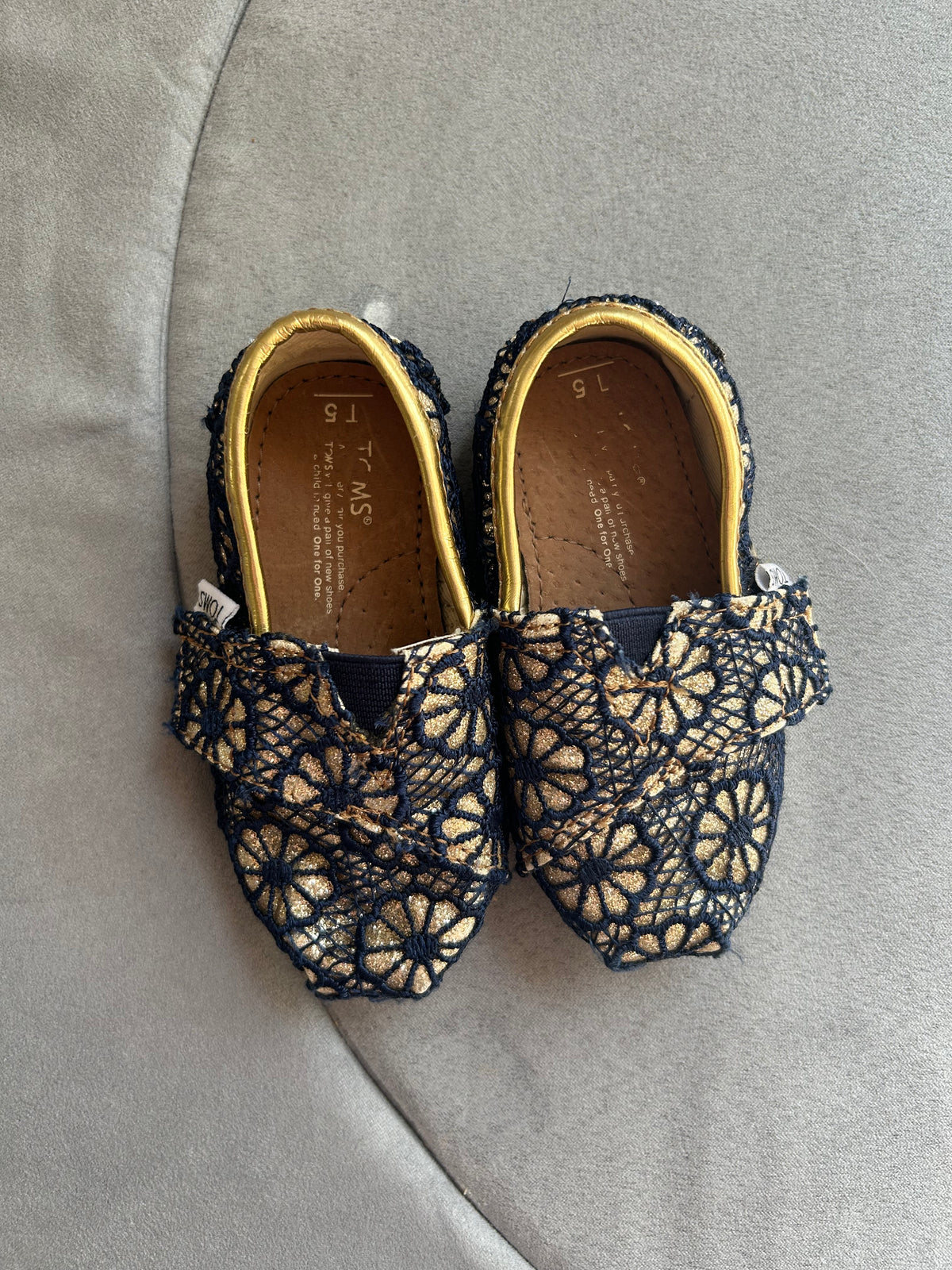 Seller #134 Toms Girls T5