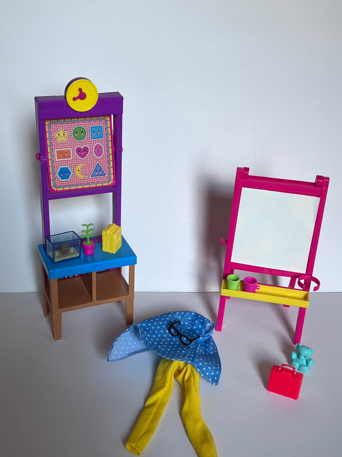 #125 Barbie Teacher set
