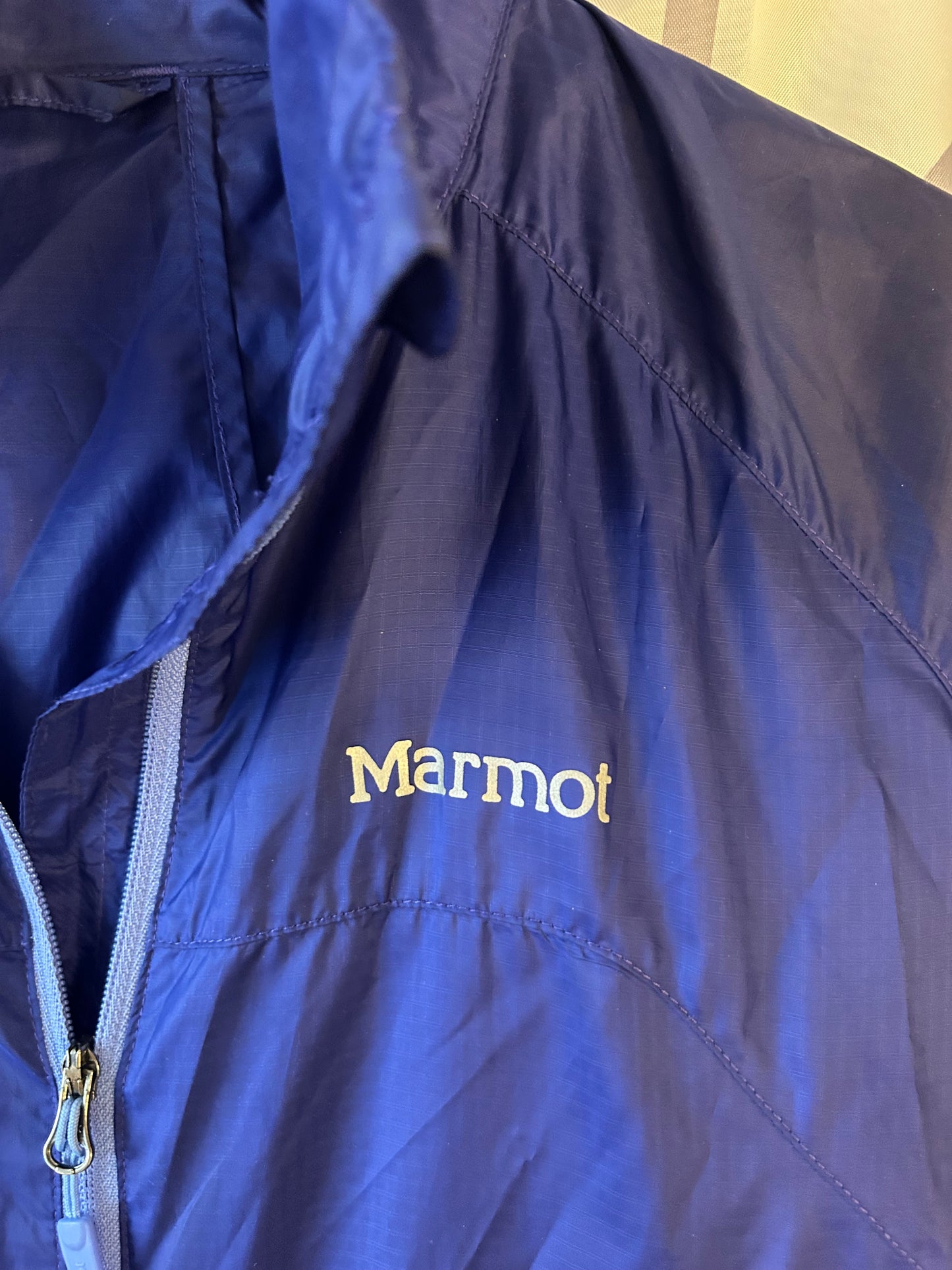 #7 Marmot women’s windbreaker size small