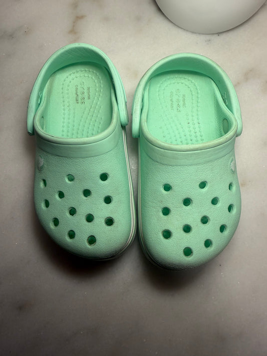 Seller #65 c7 mint green crocs