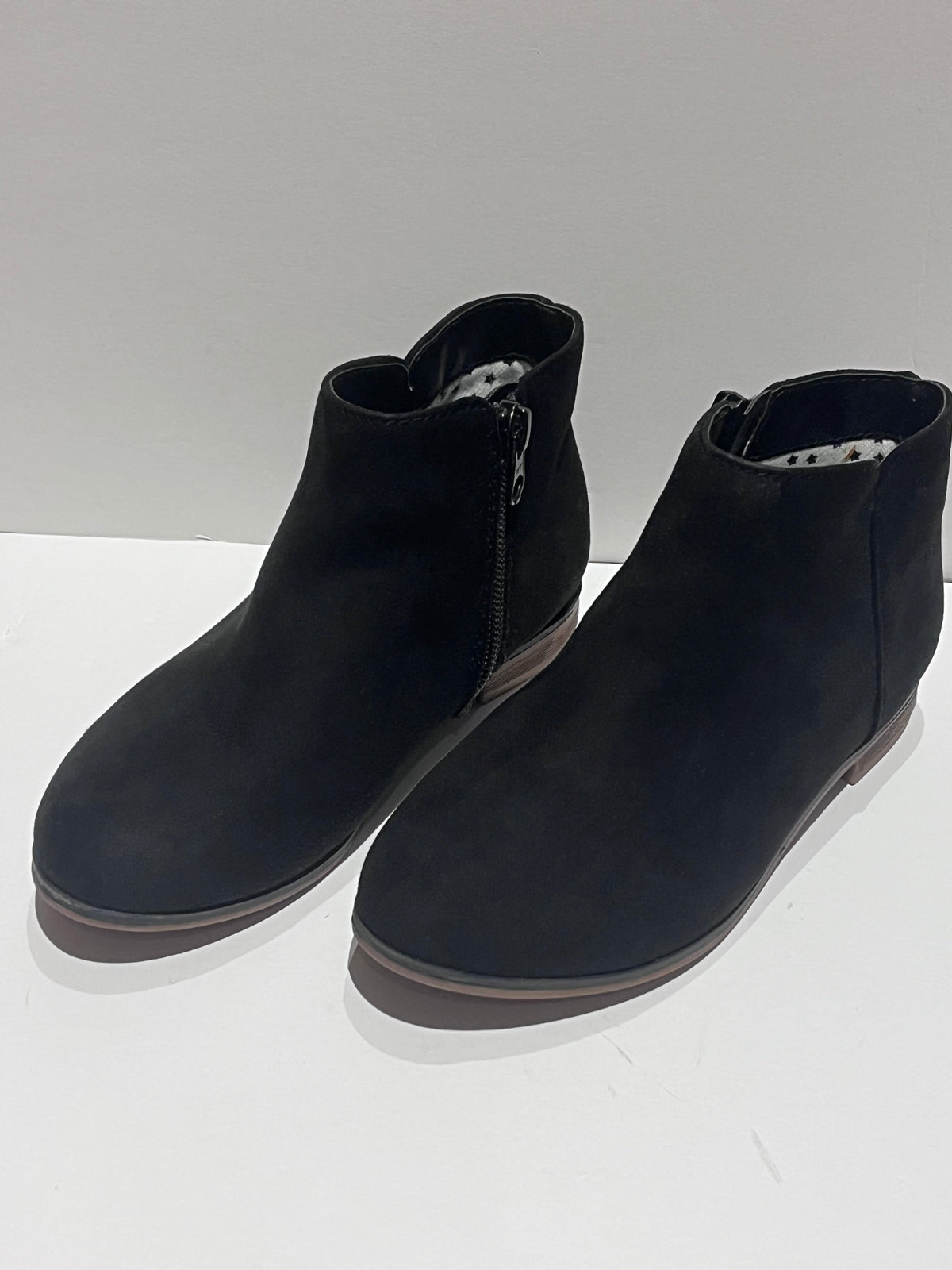 #125 Girls Cat and Jack boots Size 13