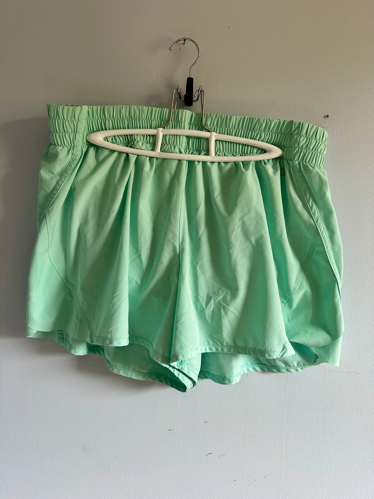 #26 Xersion Light Green Athletic Shorts Women's XXL