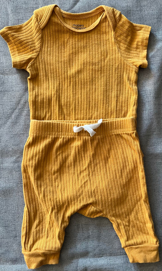 Seller #14 Modern Moments Yellow 2 piece outfit Gender Neutral size 3-6 months