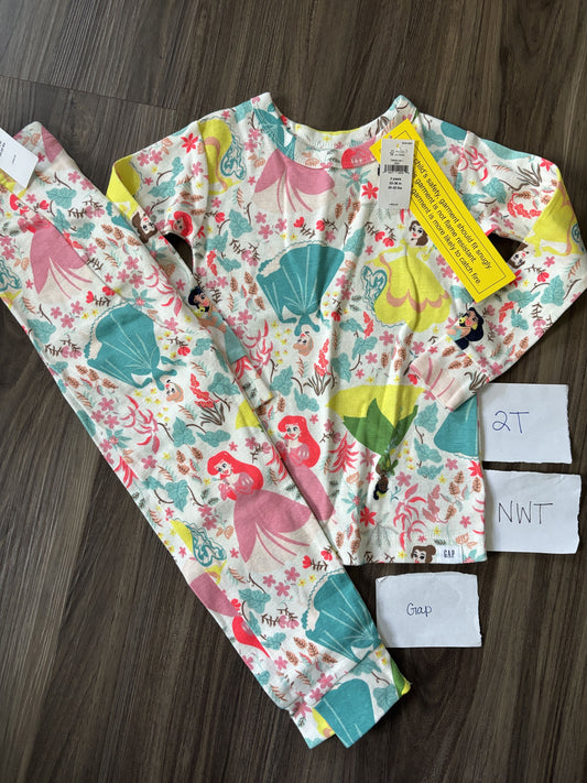 #138 - 2T - NWT Gap - Disney Princess PJs - PU 45236