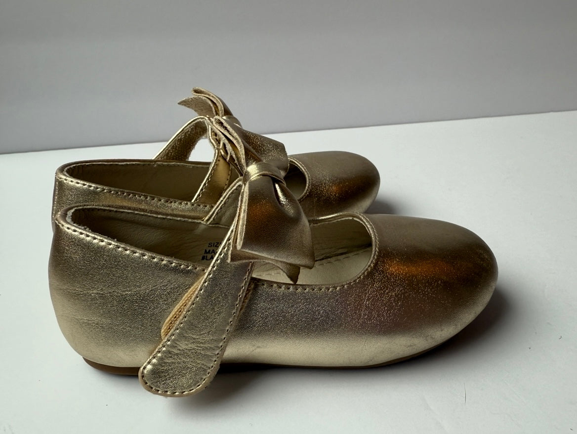 #180 Girls Shoe 9 Felix & Flora Gold Bow Flats