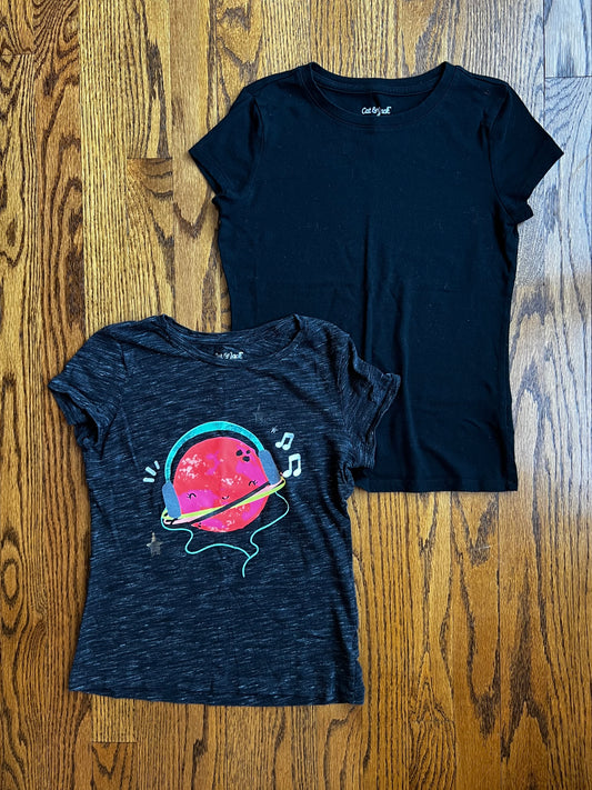 Seller #115 - Cat & Jack Girls Medium (7/8) Tees, Bundle of 2 (Planet & Plain Black), VGUC