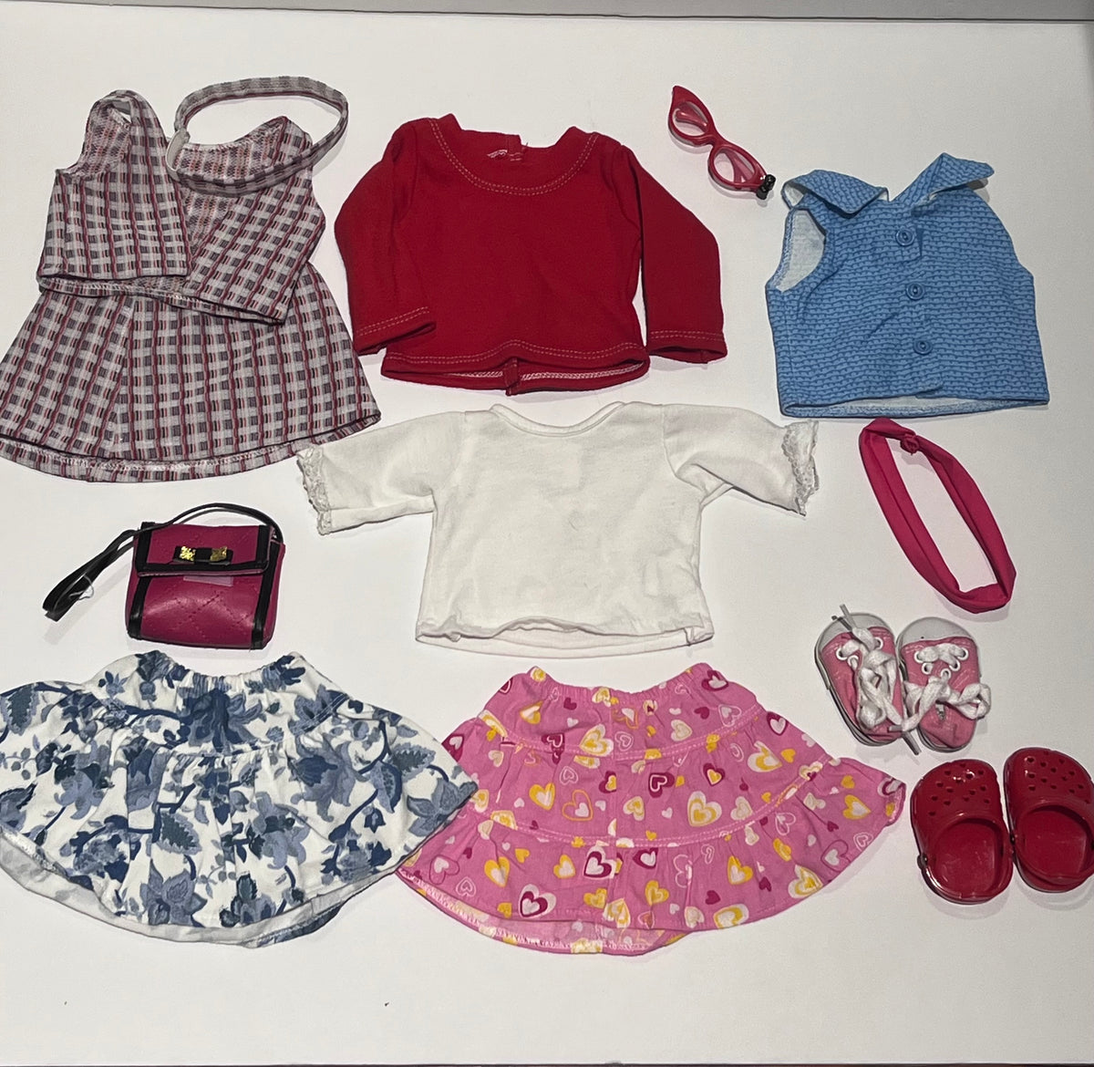 #125 18 inch Doll Clothes/Accessories bundle