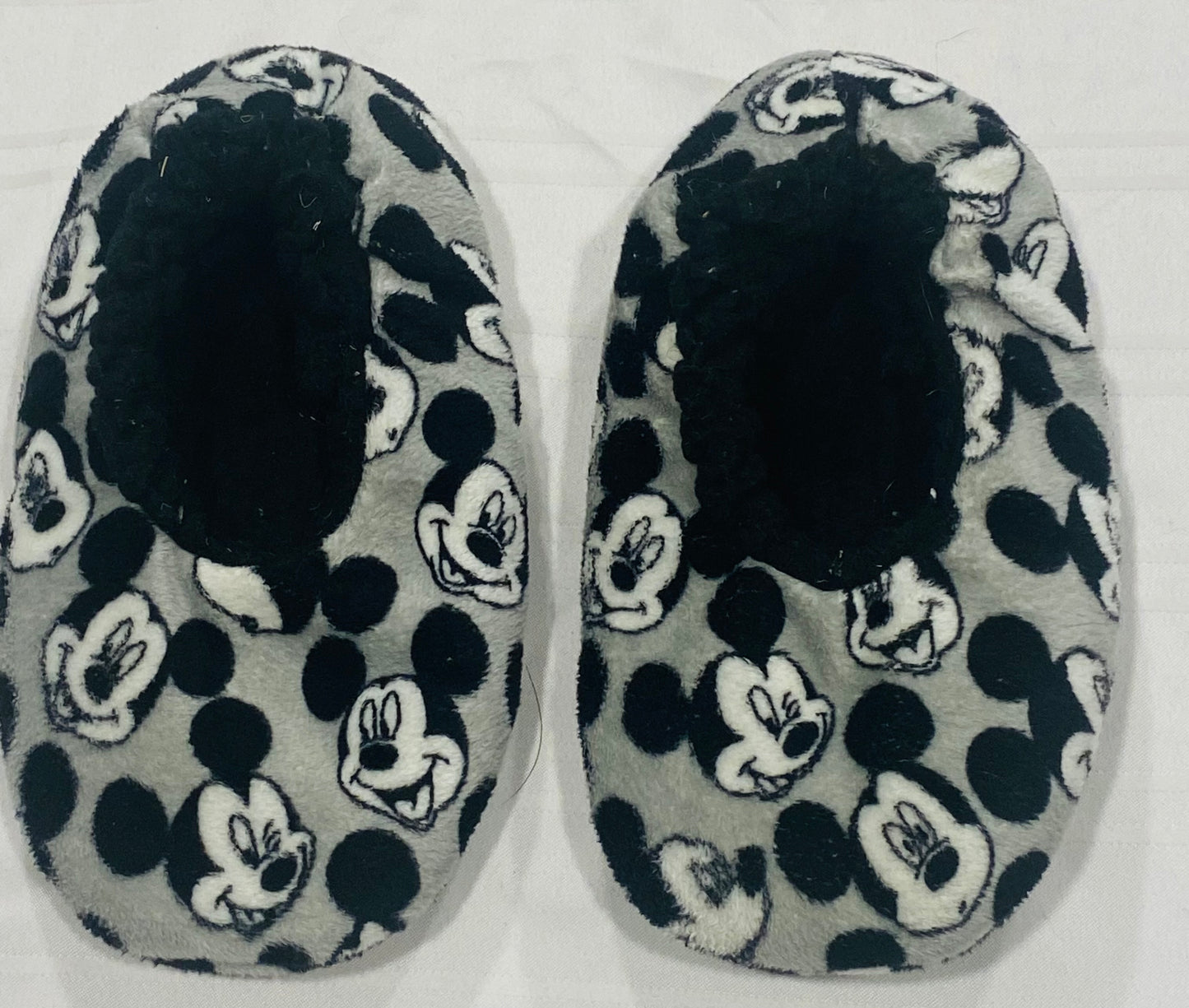 #186 Mickey Fleece Slippers - size toddler 10 - VGUC