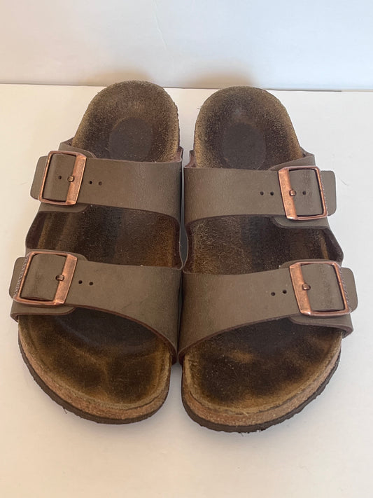 #125 Girls Mocha Birkenstock Sandals Size 34