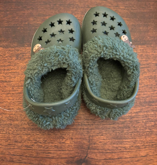 #156 reduced! NWOT size 10 toddler no brand fleece lined crocs