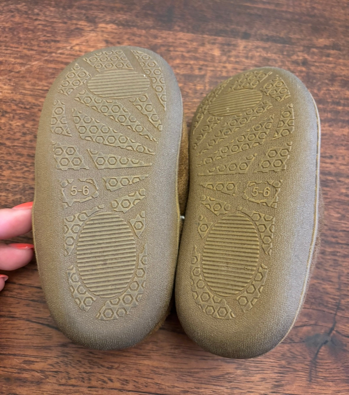 #156 reduced! size 5-6 cat and jack slippers