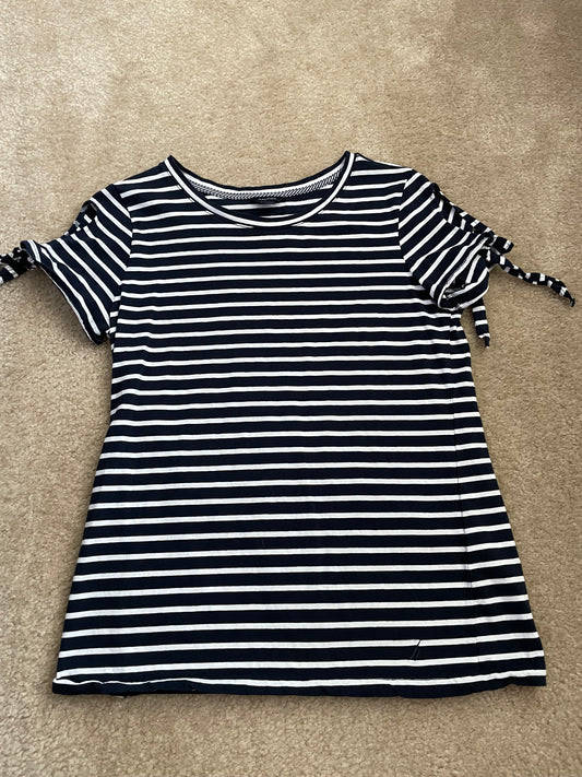 Nautica women’s medium striped t shirt