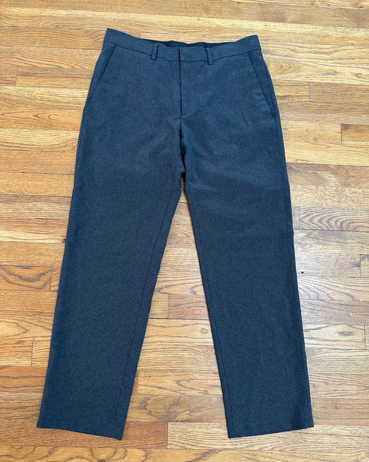 Seller #168 Haggar Clothing Men’s Size 32x30 Gray Dress Pants