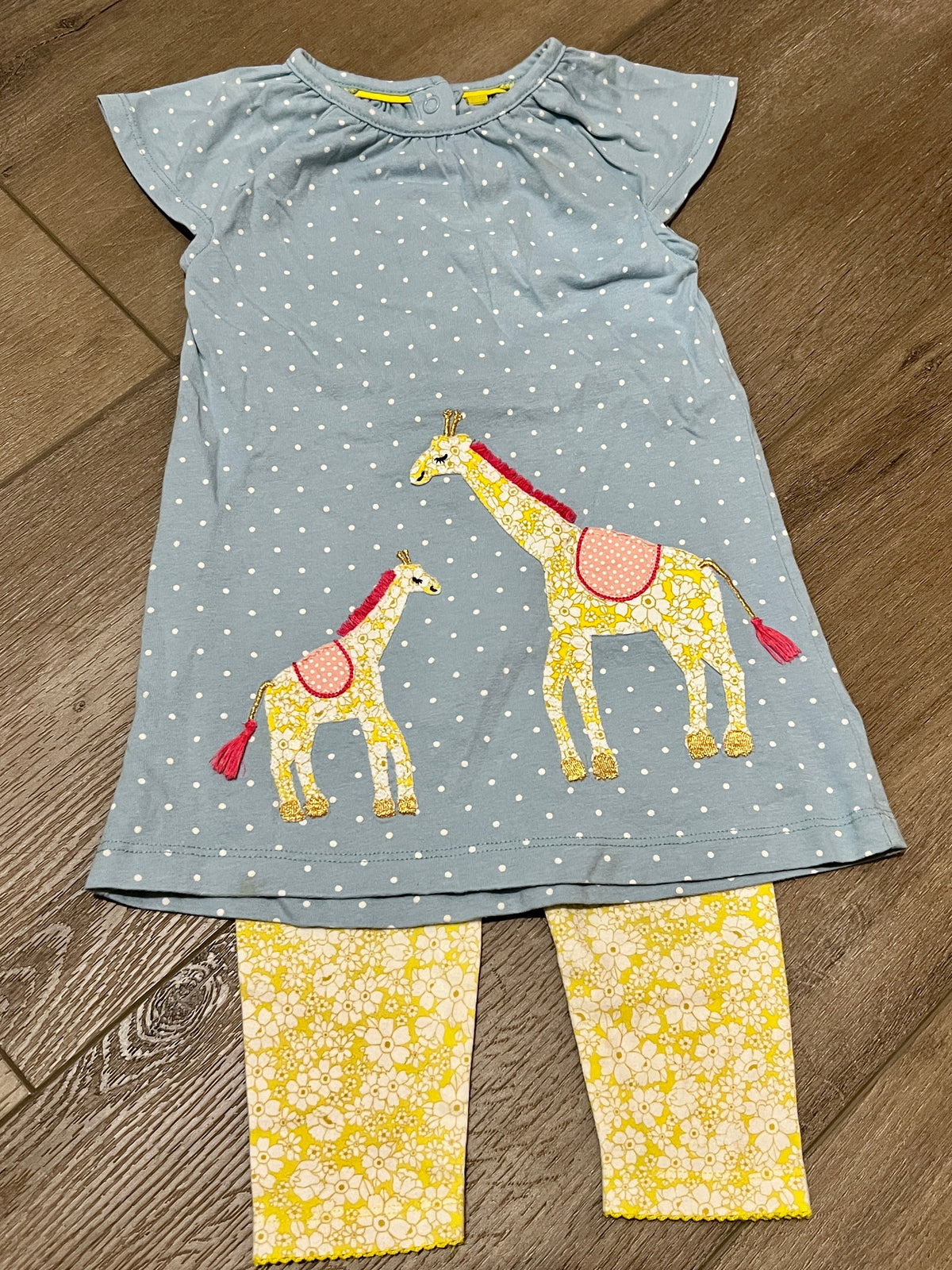 #90 Baby Boden girls giraffe outfit 18-24 mos