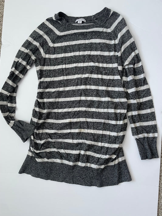 #3 Liz Lange gray & white stripped maternity sweater women’s size L