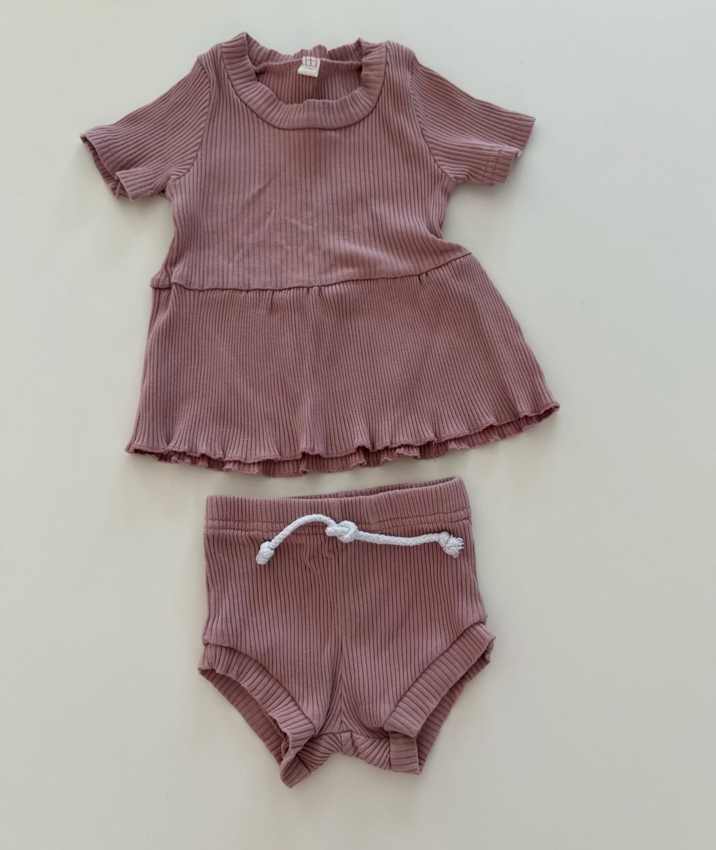 *reduced* #117, Girls size 90, ribbed blush pink playset, VGUC