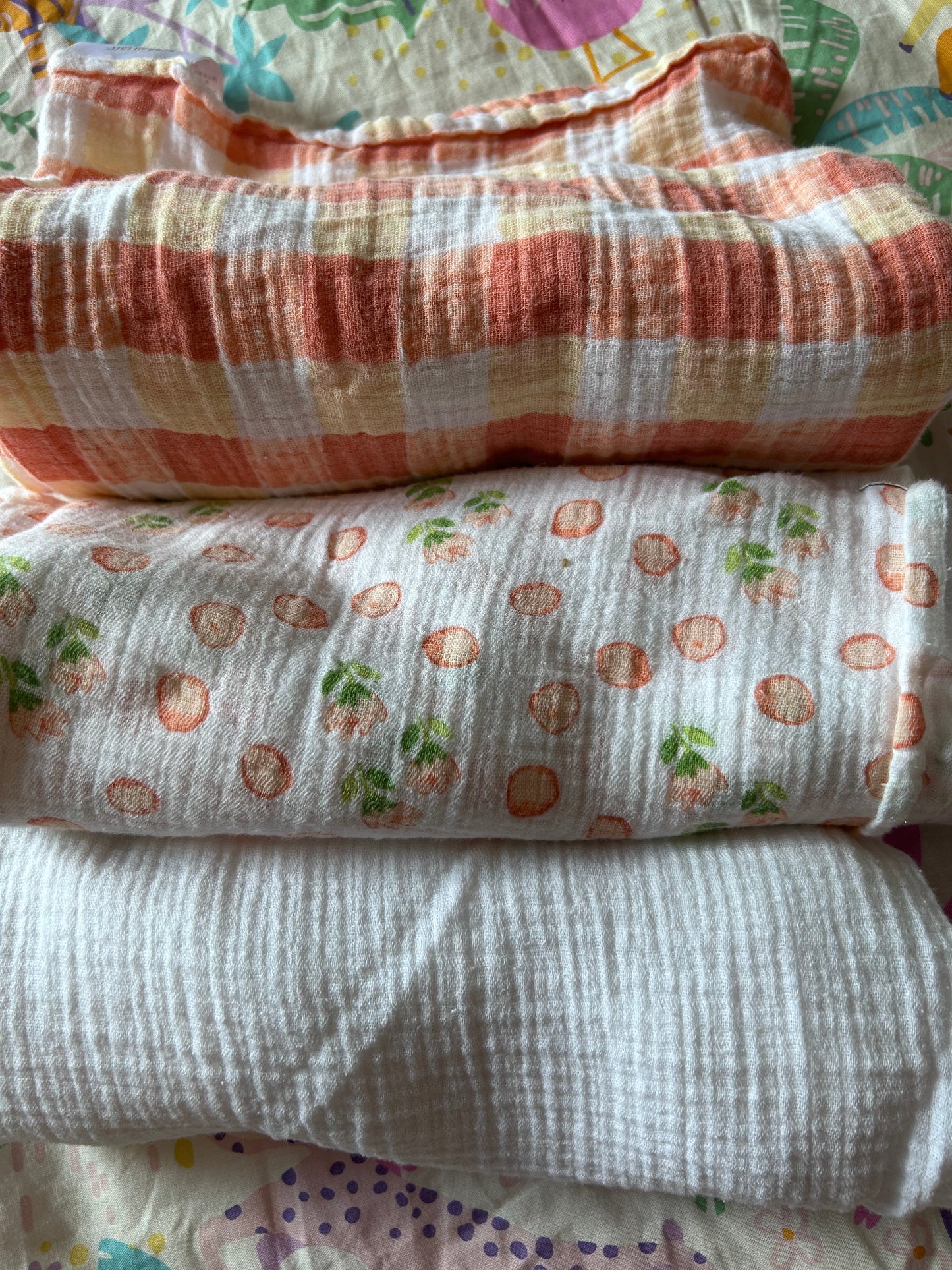 Seller #7 Muslin swaddles (set of 3 large)