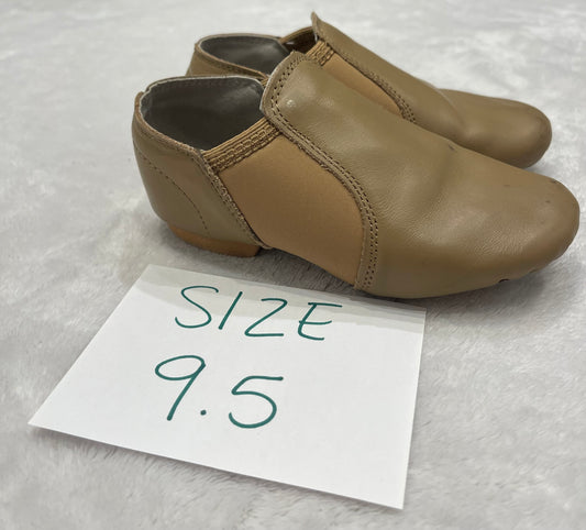 79a 9.5 beige jazz shoes