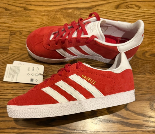 #41 |  Girls size 2 | NWT Adidas Gazelle 😭 my child said no because they are “GA” colors… any GA parents out there, this is your chance 😂