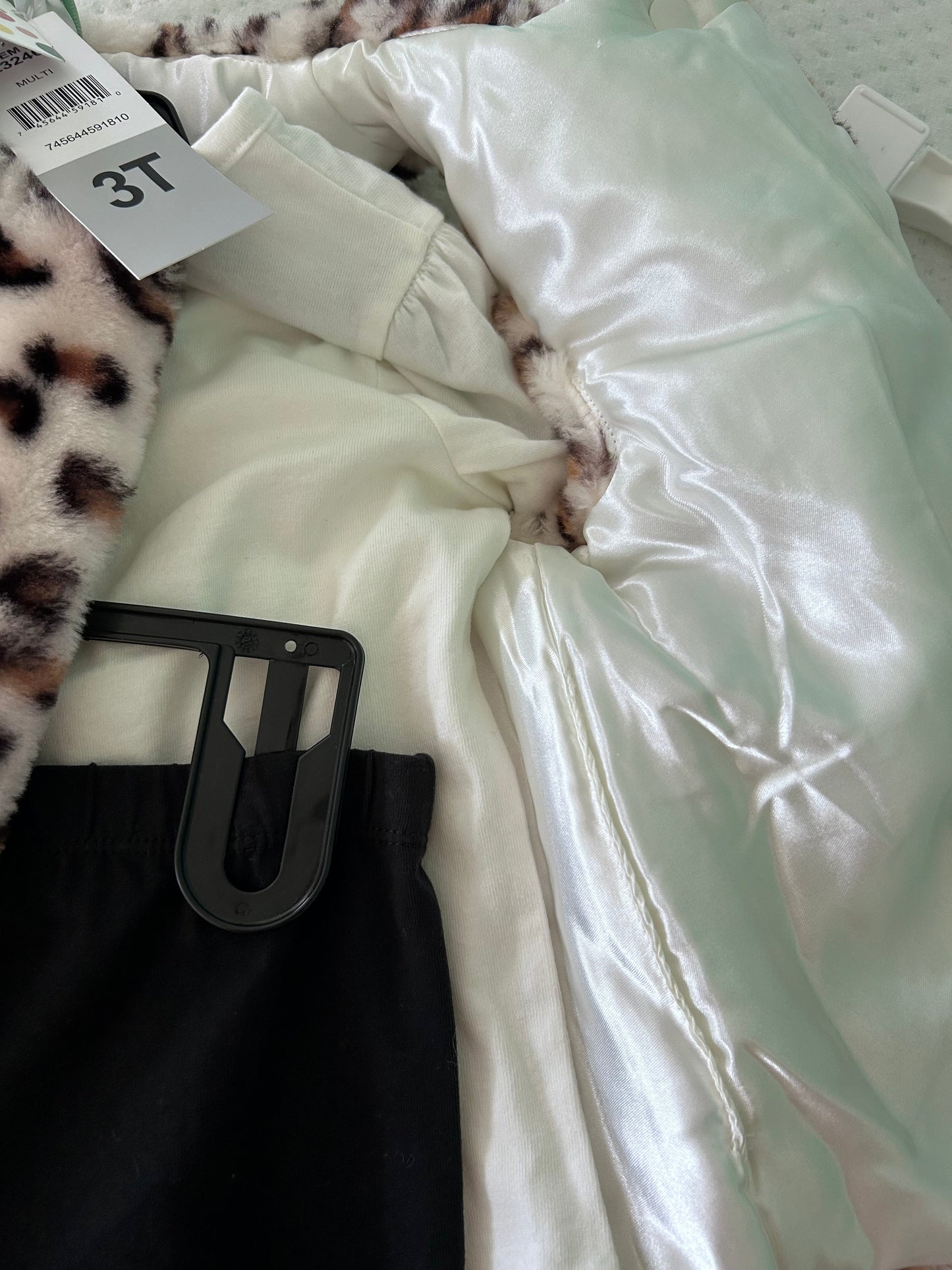 Seller #8 Little Me Girls 3T winter outfit new