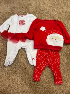 #47 girls 3mo carters holiday pajamas
