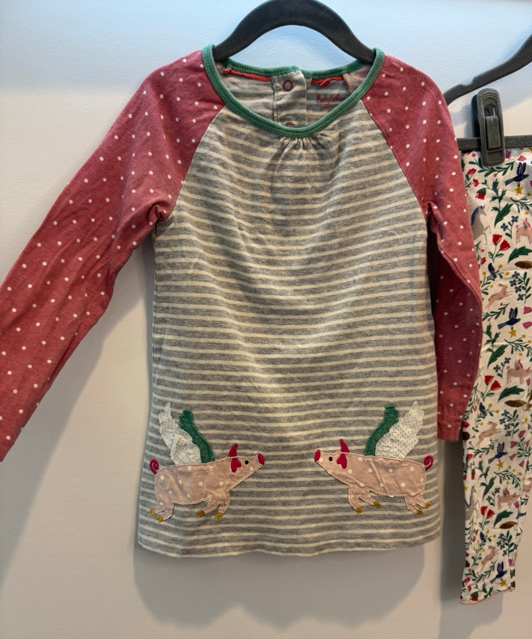 #82 Baby Boden 'Pigs Fly' Dress and Leggings Girls Size 2T