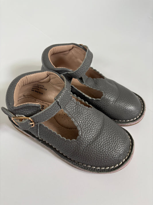 Seller #105 - Size 2/3 years Girls Monkey Feet Gray Mary Janes GUC