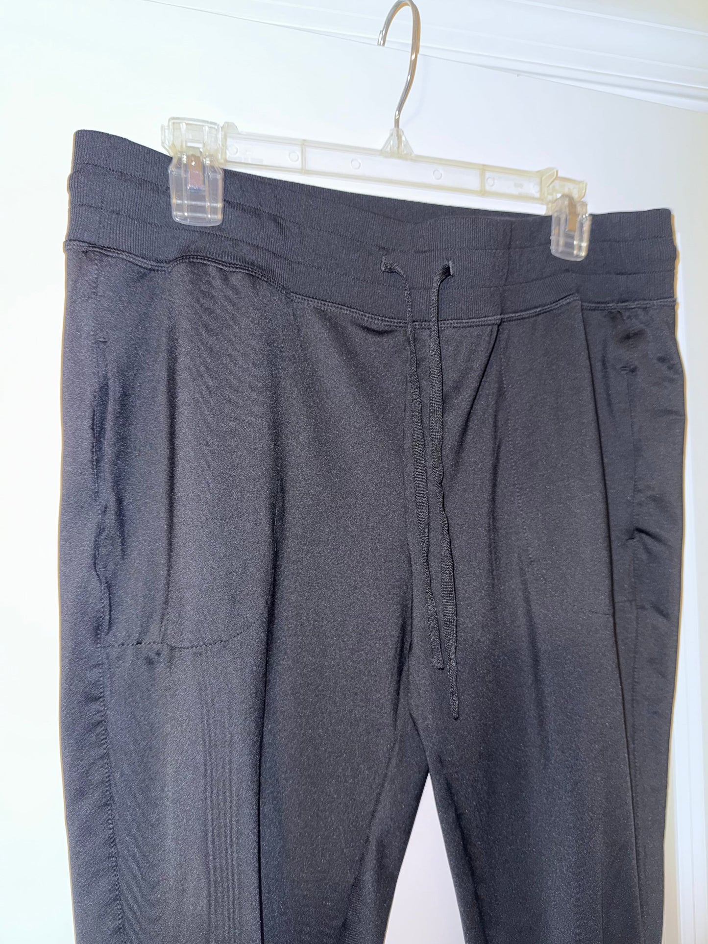#106: Womens L Zella Black Athletic Joggers *REDUCED*