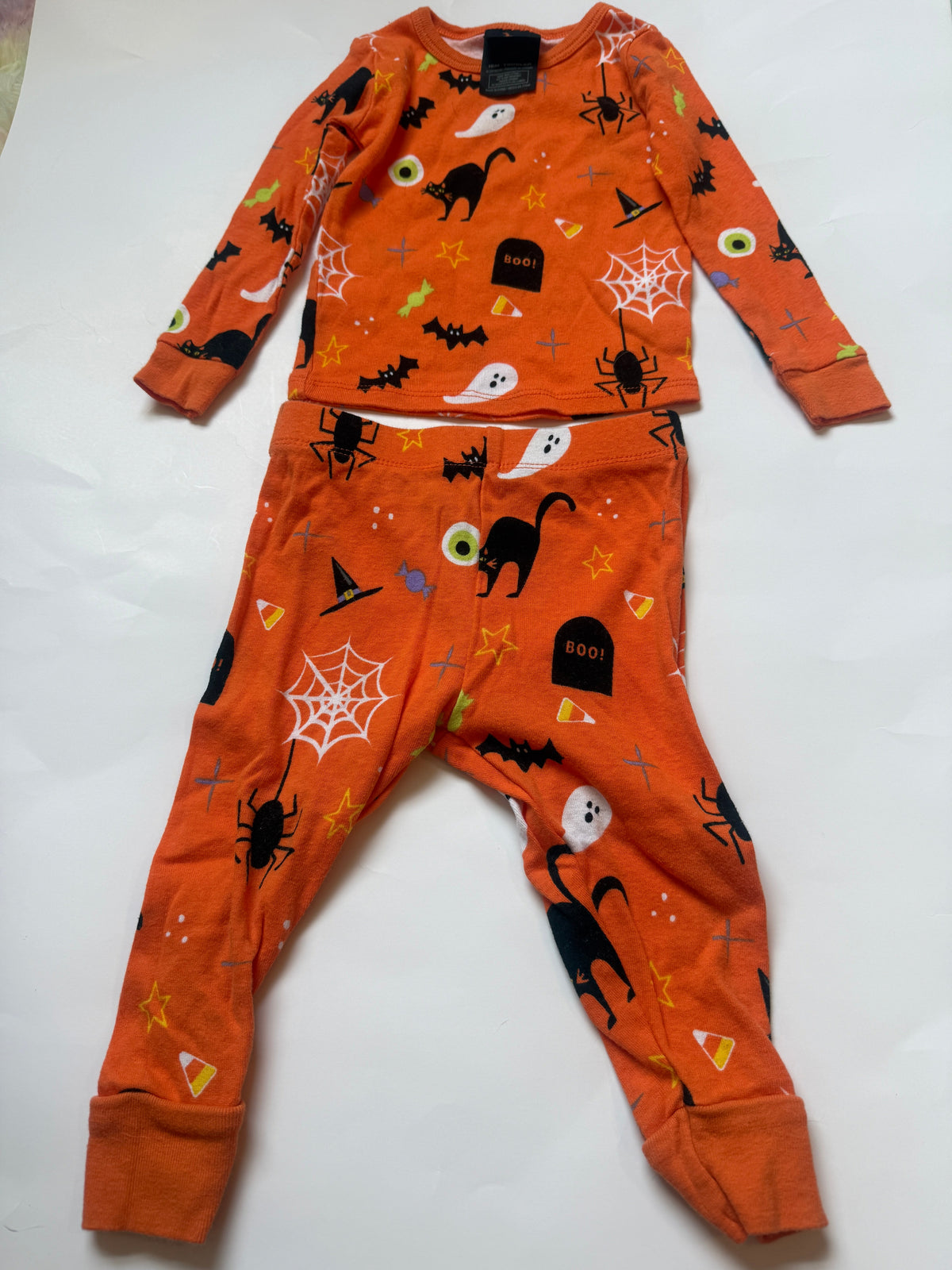 #170 Hyde and Eek Boutique orange Halloween pajama 2 piece set gender neutral 18 months