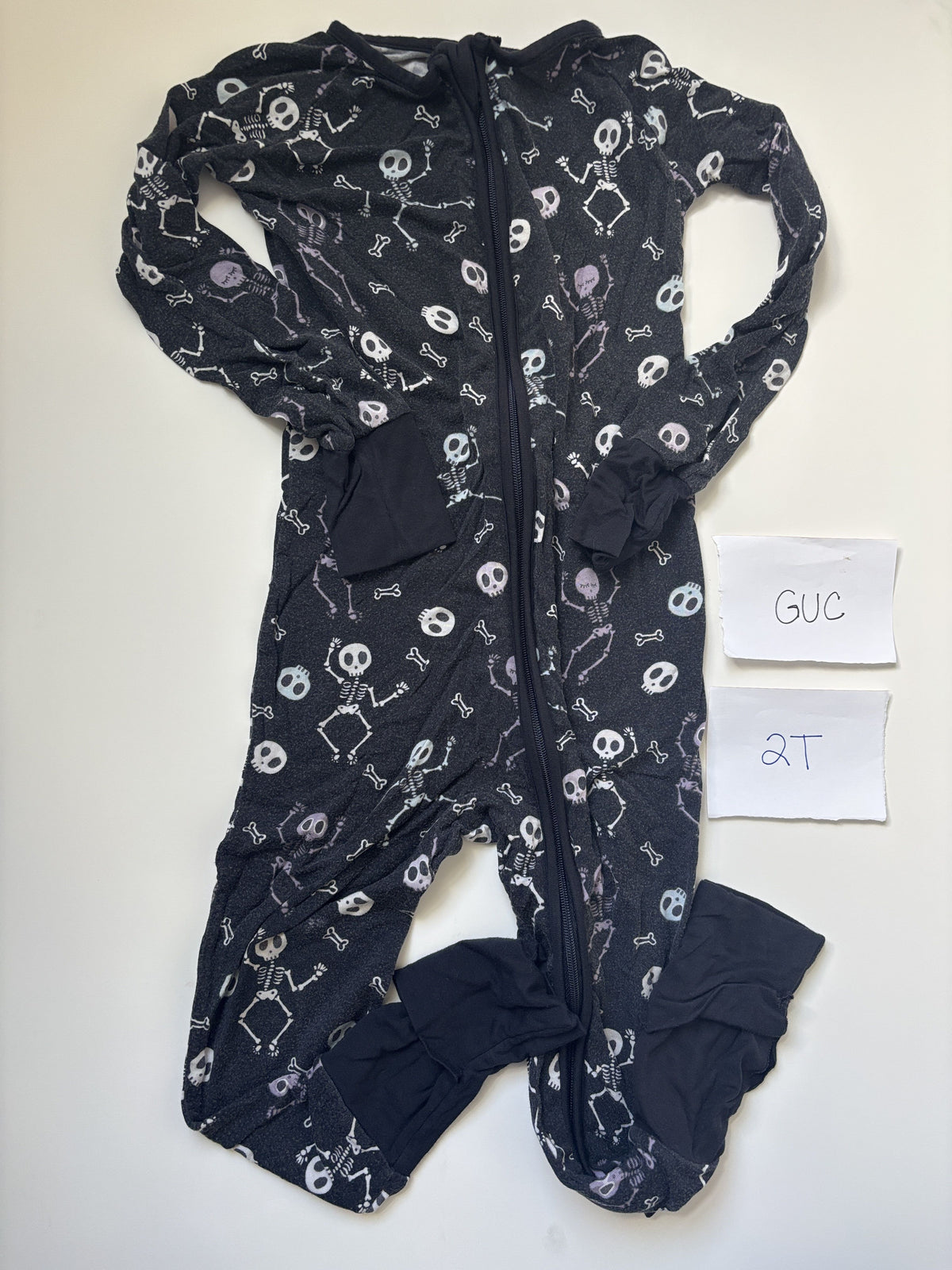 #138 - 2T GUC bamboo (little sleepies) skeleton Zippy