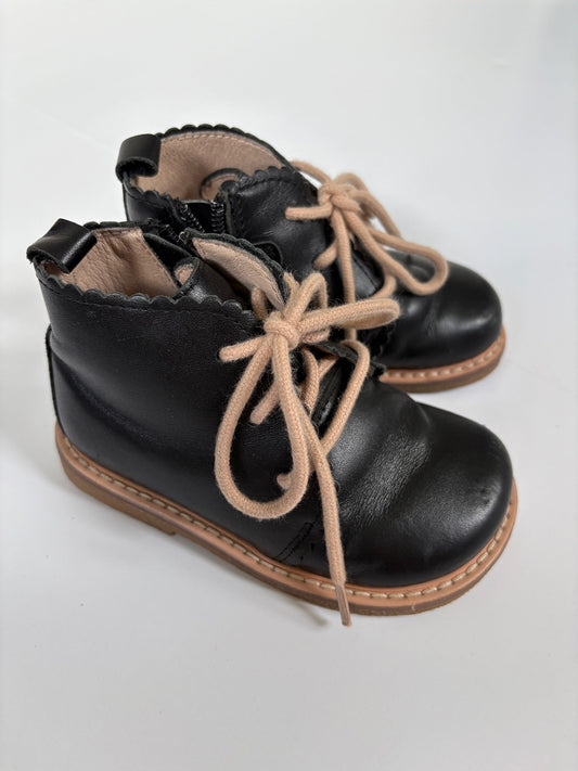 Seller #105 - Size 7c Girls Small Shop Black Boots GUC - Similar to Tiny Toes Nation
