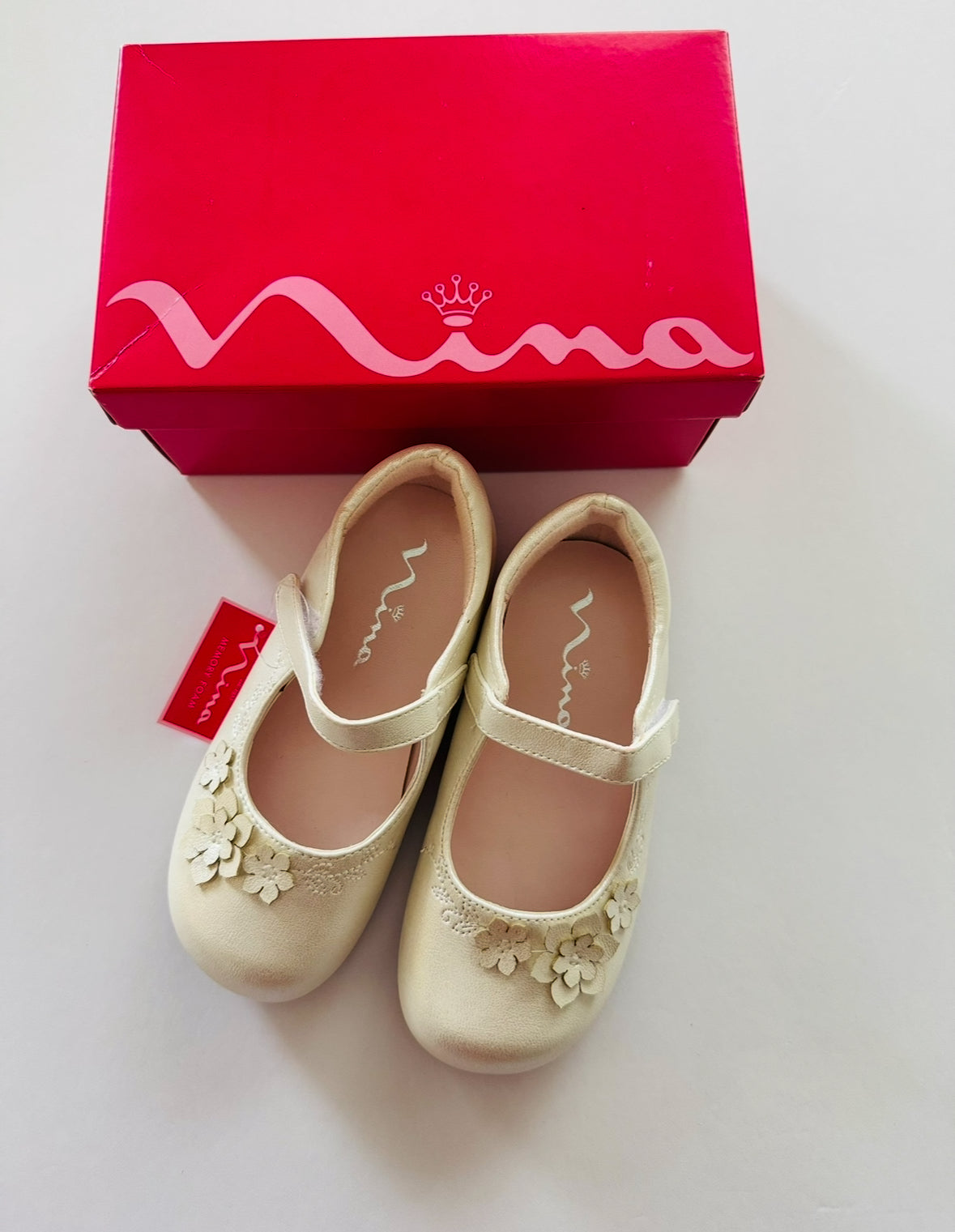 REDUCED #92 girls size 8 Nina white dress shoes. NWT