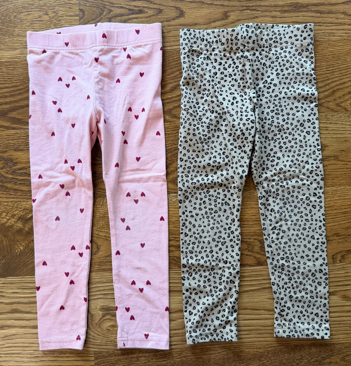 53 - Girls 5 Carter’s Leggings Bundle (Pink Hearts & Leopard)