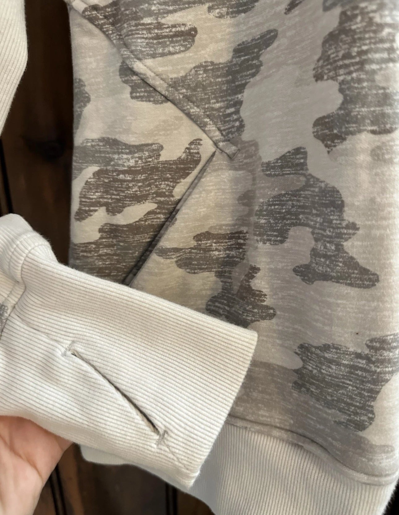 #111 Athleta Triumph Printed Hoodie Jacket, Grey Gypsum Camo Size Small Activewear