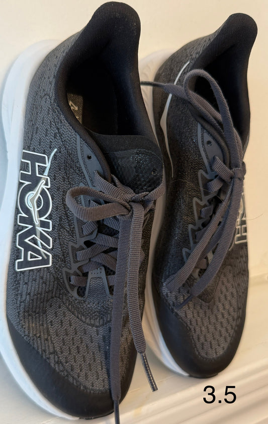Seller #90_Boys Hoka_UVGC_size 3.5