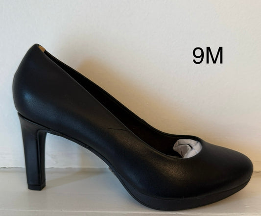 Seller #90_Clarks Women Size 9 Black heel_NWT