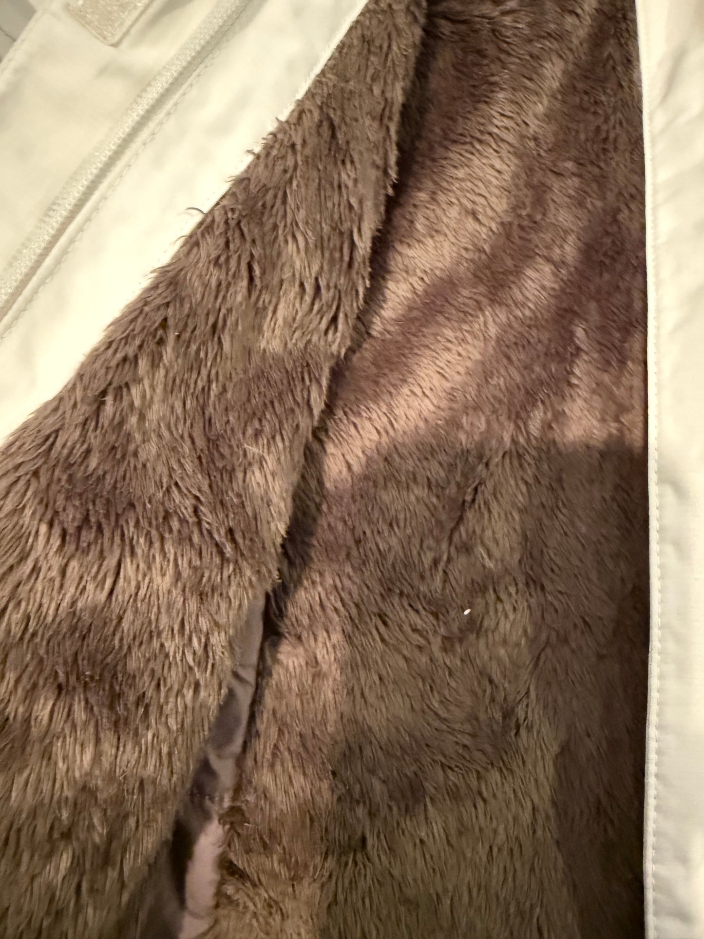 208 women’s size medium north face coat