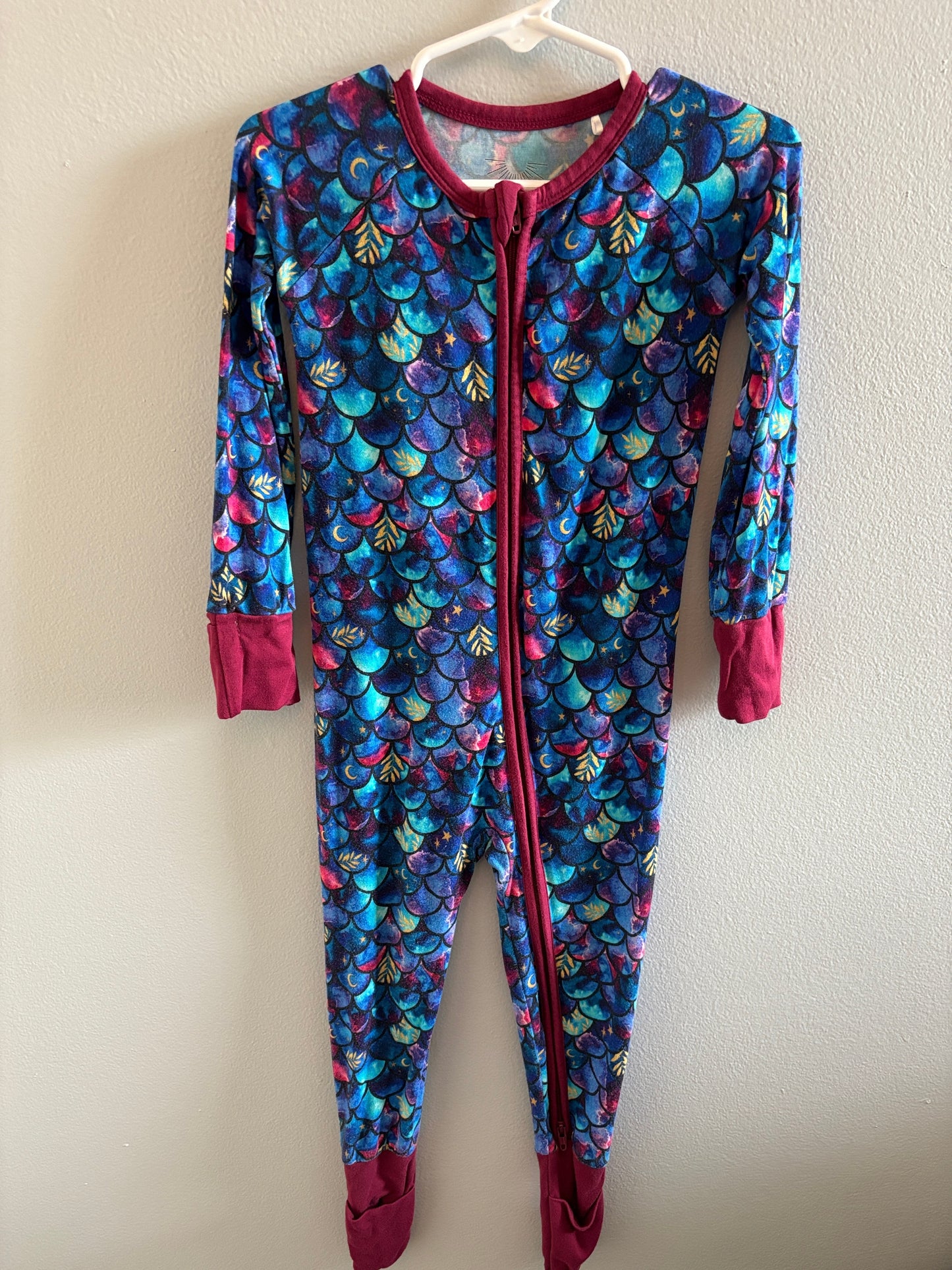 *Reduced* #148 Blake & Rae 18-24m Bamboo Zippy- Rainbow Fish