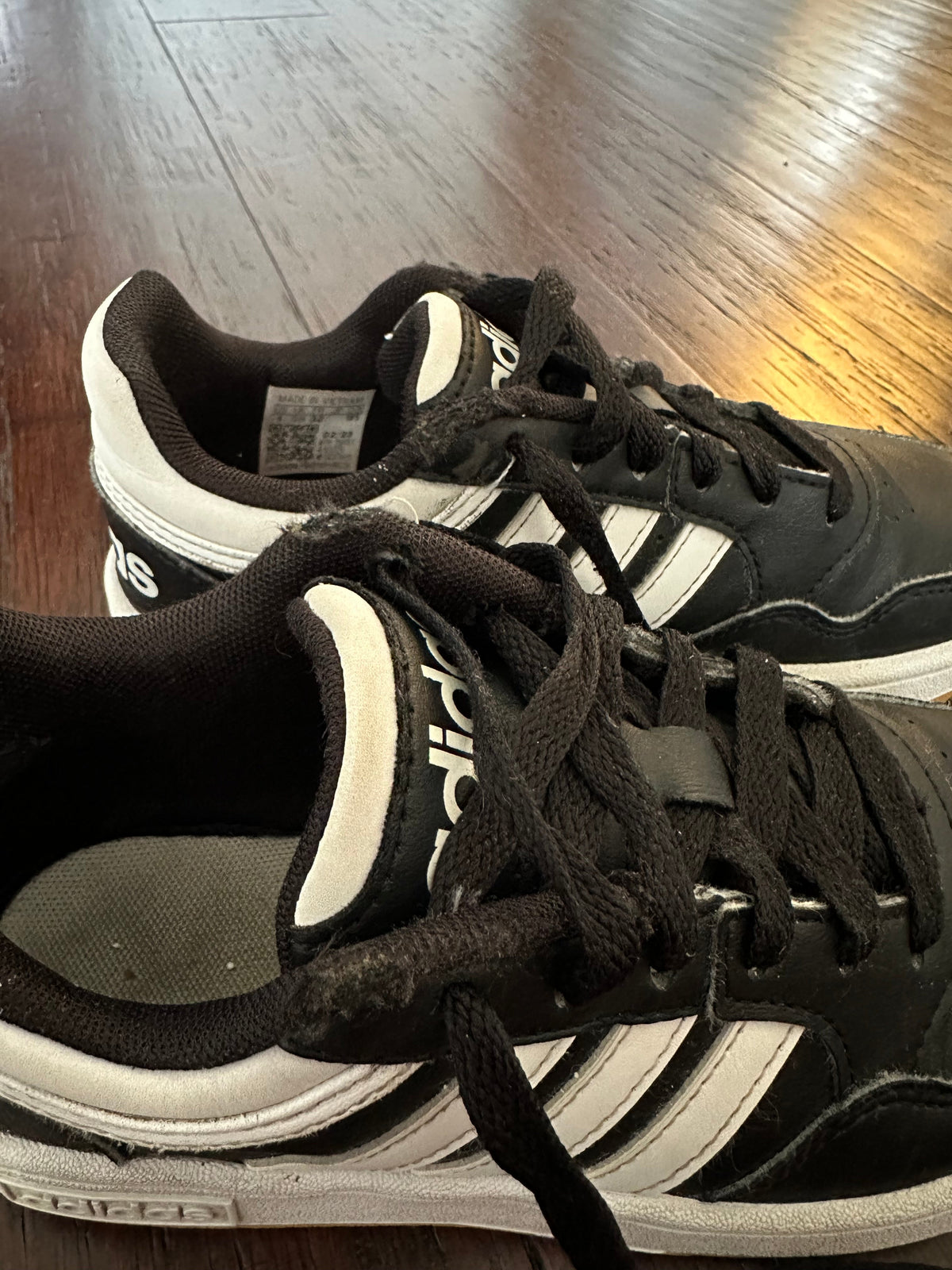 Seller 42, Adidas Hoops Sneaker, Black Leather, Boys 1, VGUC (wear on toungue)
