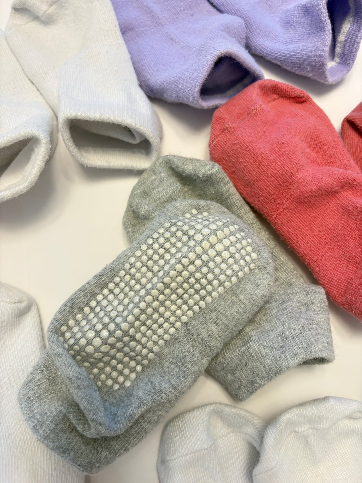 #121 Girls 1-3T grippy socks, 12 pairs, VGUC