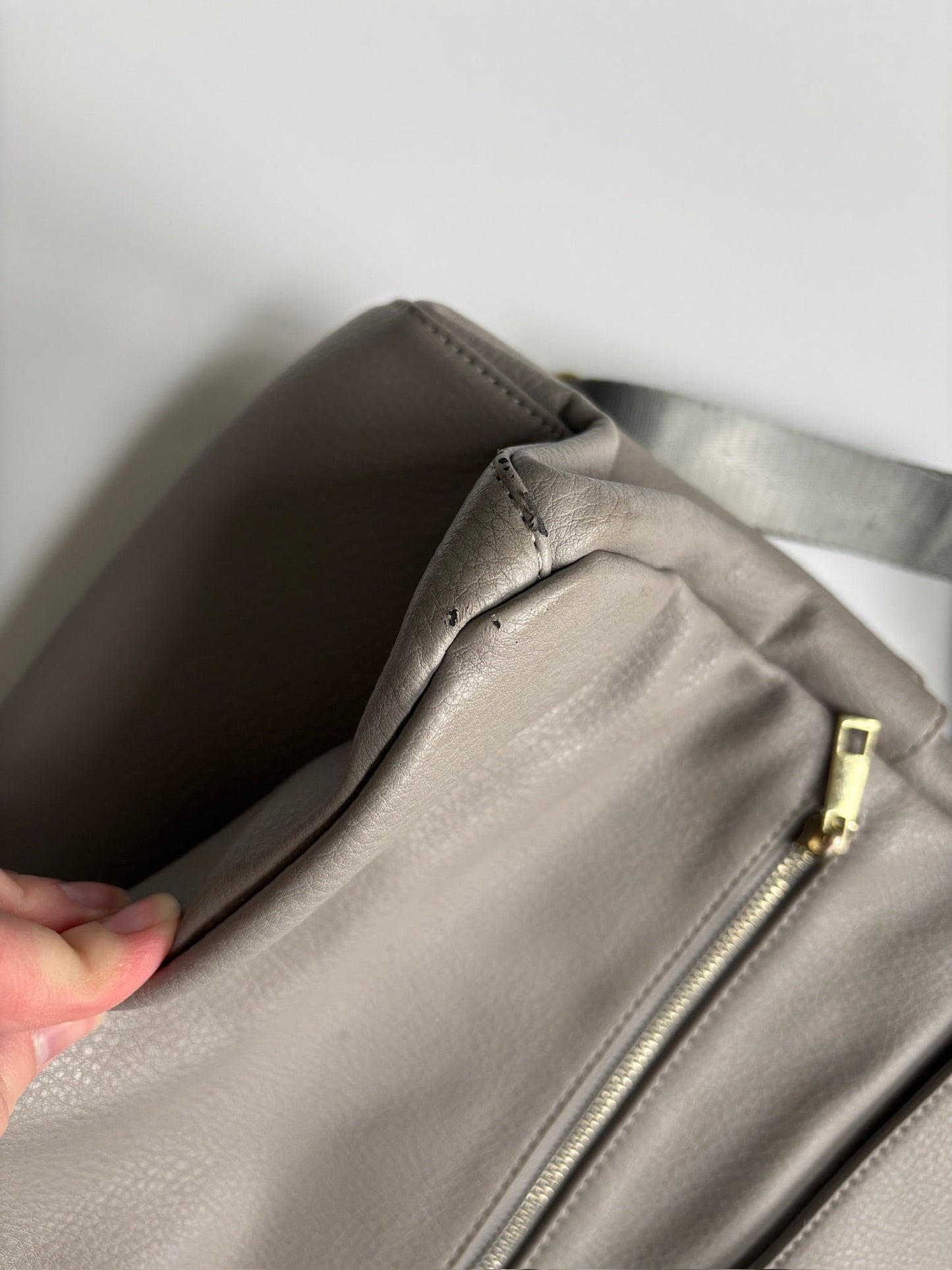 Seller #105 - Gray HaloVa Diaper Bag