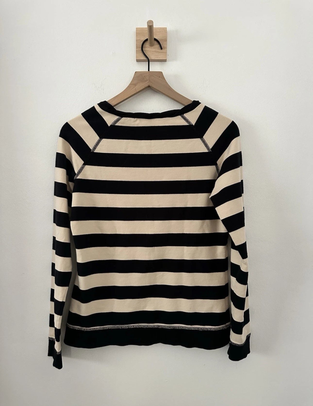 #111 Hanna Andersson Women’s Striped Pullover Sweater Cream & Black Small