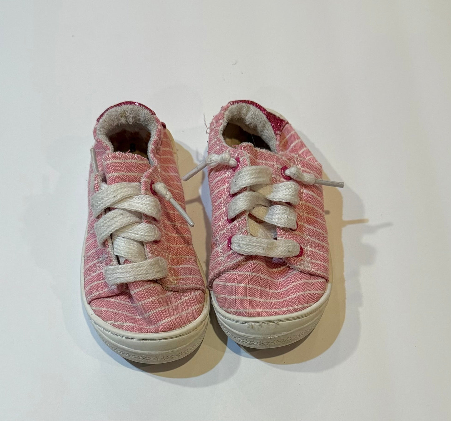 #180 Girls Shoe 8 pink glitter slip on
