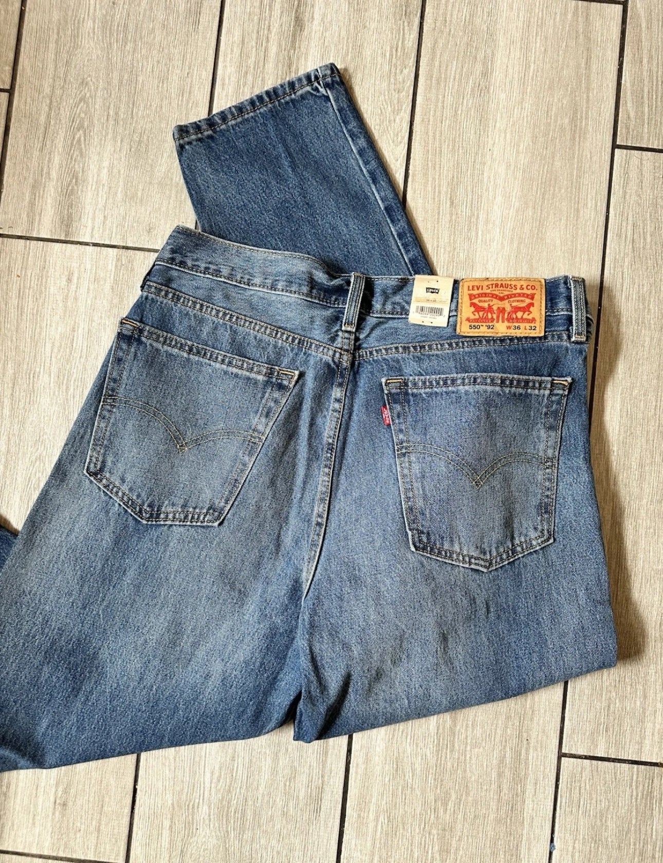 #111 Men’s Levi 550 ‘92 Relaxed Taper Jean Pant 36x32 NWT