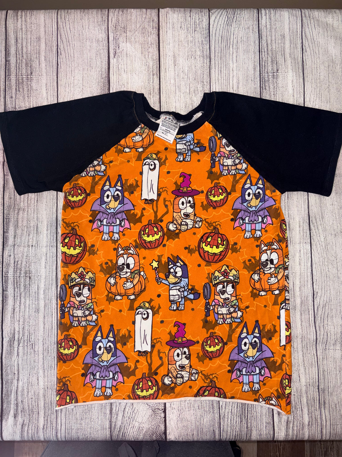 Seller 124 Jo & Jean 10 youth Boys Bluey Halloween Short Sleeve