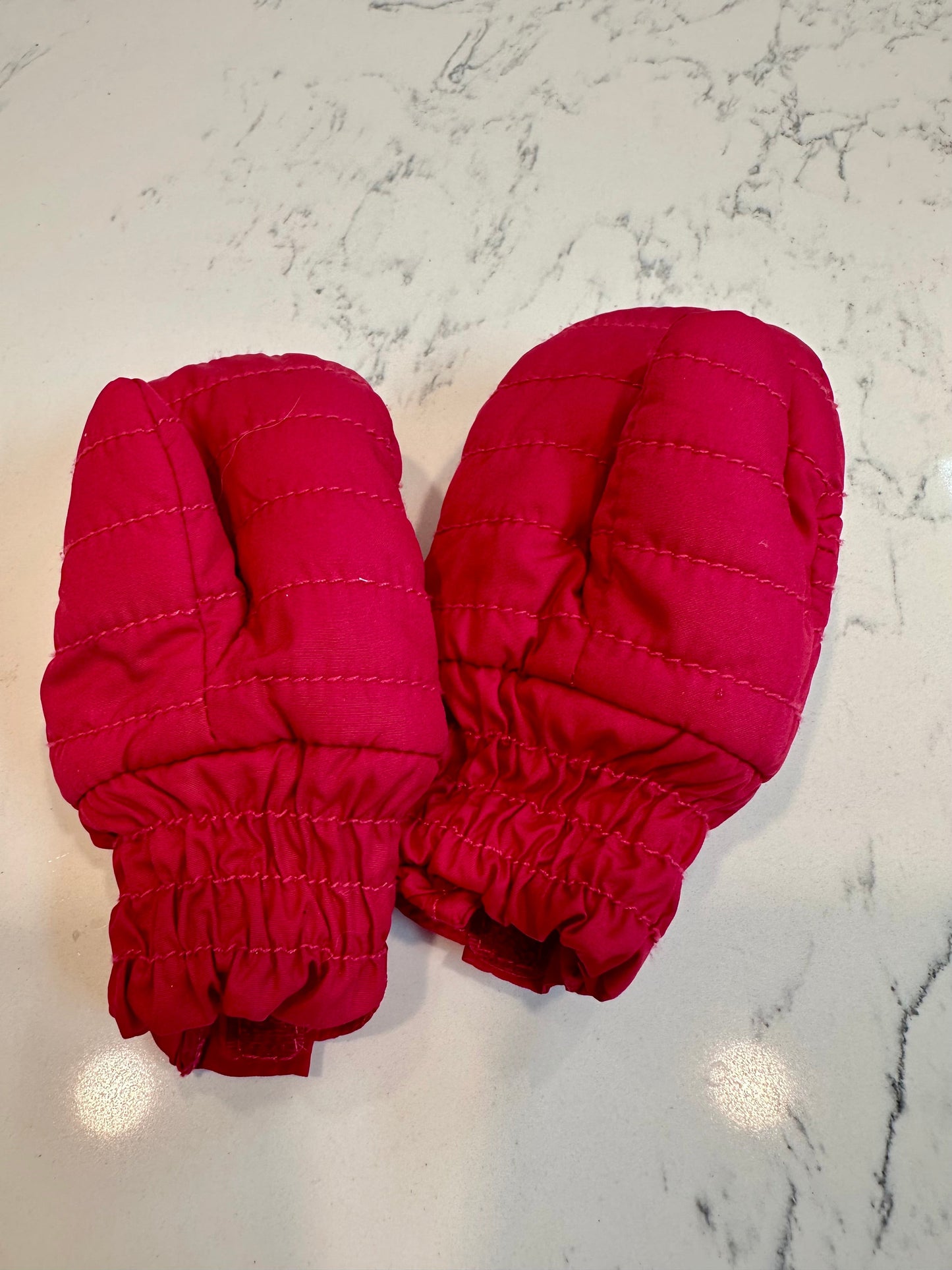 #85 REDUCED Patagonia Mittens, Infant girls 0-6m